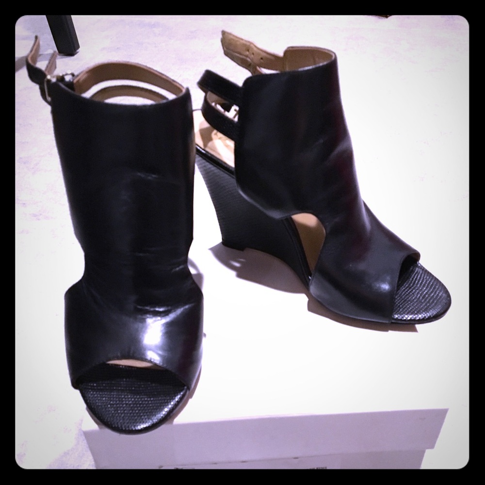 Ann Taylor Maura peep toe wedges